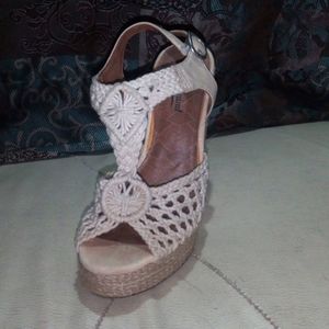 Adorable! Lucky Brand Crochet Wedges sz 6.5
